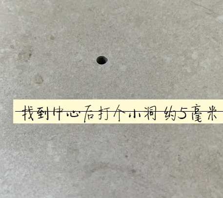 恩施瓷砖空鼓维修公司专业解答在瓷砖铺贴过程中，如果砂料搅拌不均匀，将会带来以下问题